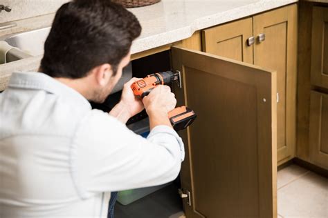 professional kitchen cabinet repair